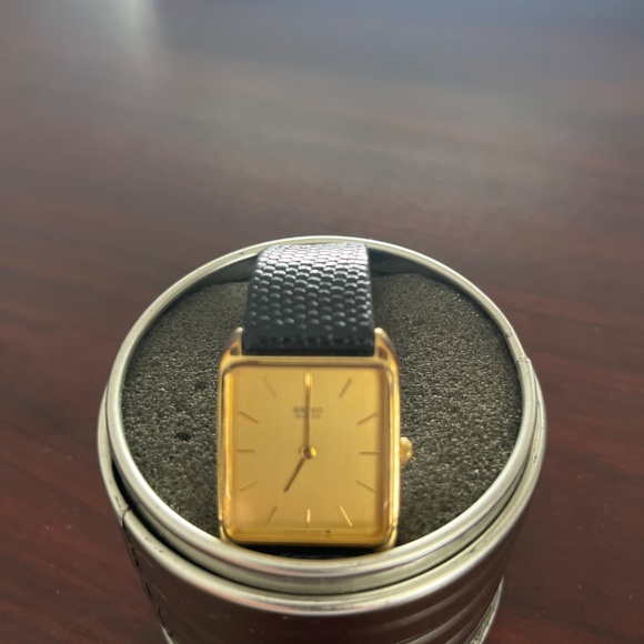 Watch - Picture 2 of 2